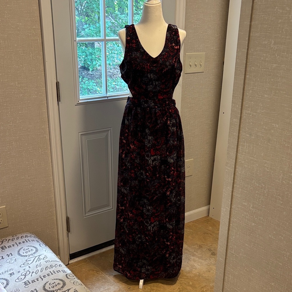 one clothing Black and Red Sleeveless V-Neck Floral Maxi Dress